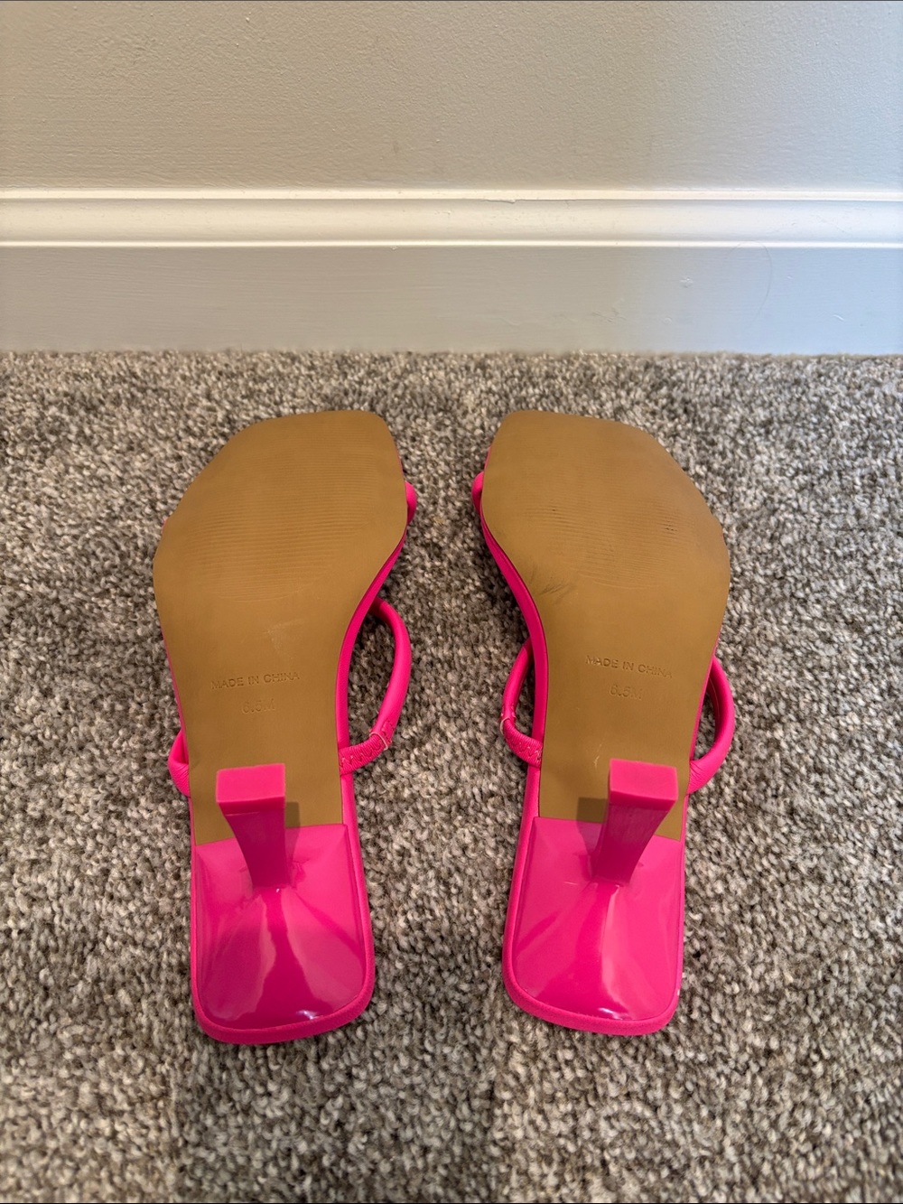 Steve Madden Neon Pink Double Strap Slide Heels - Picture 4 of 4